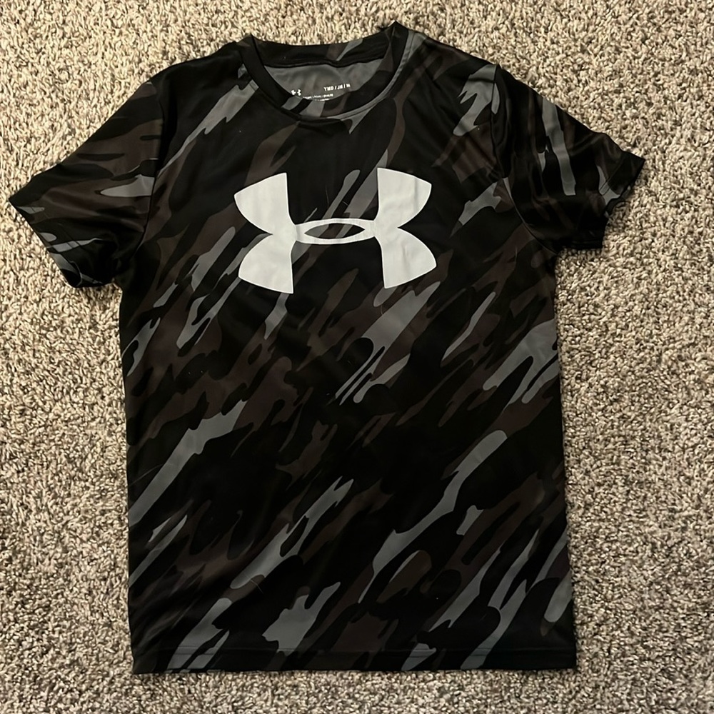 Used youth under armor T shirt